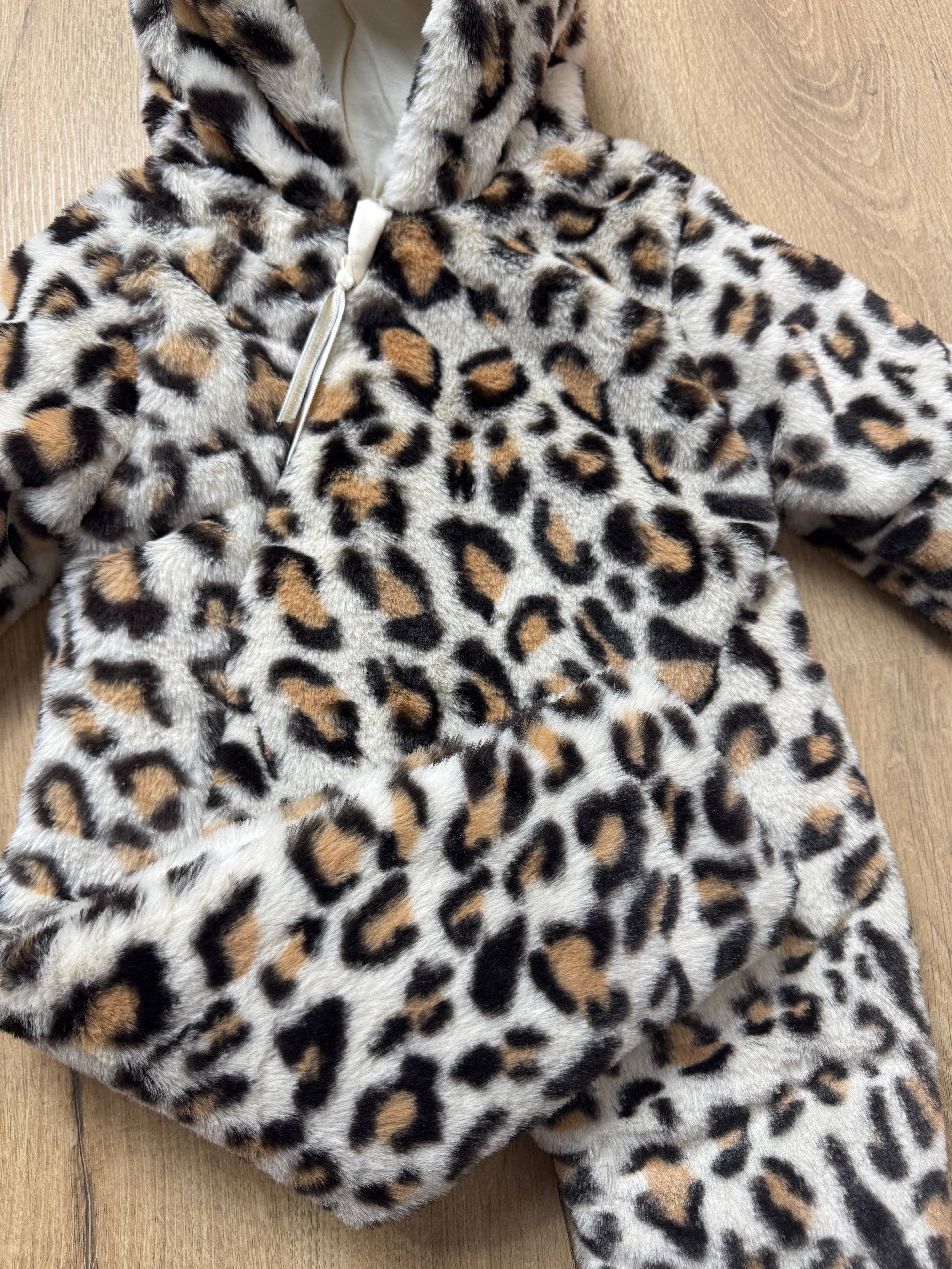 LEOPAR ELYAF DOLGULU TULUM