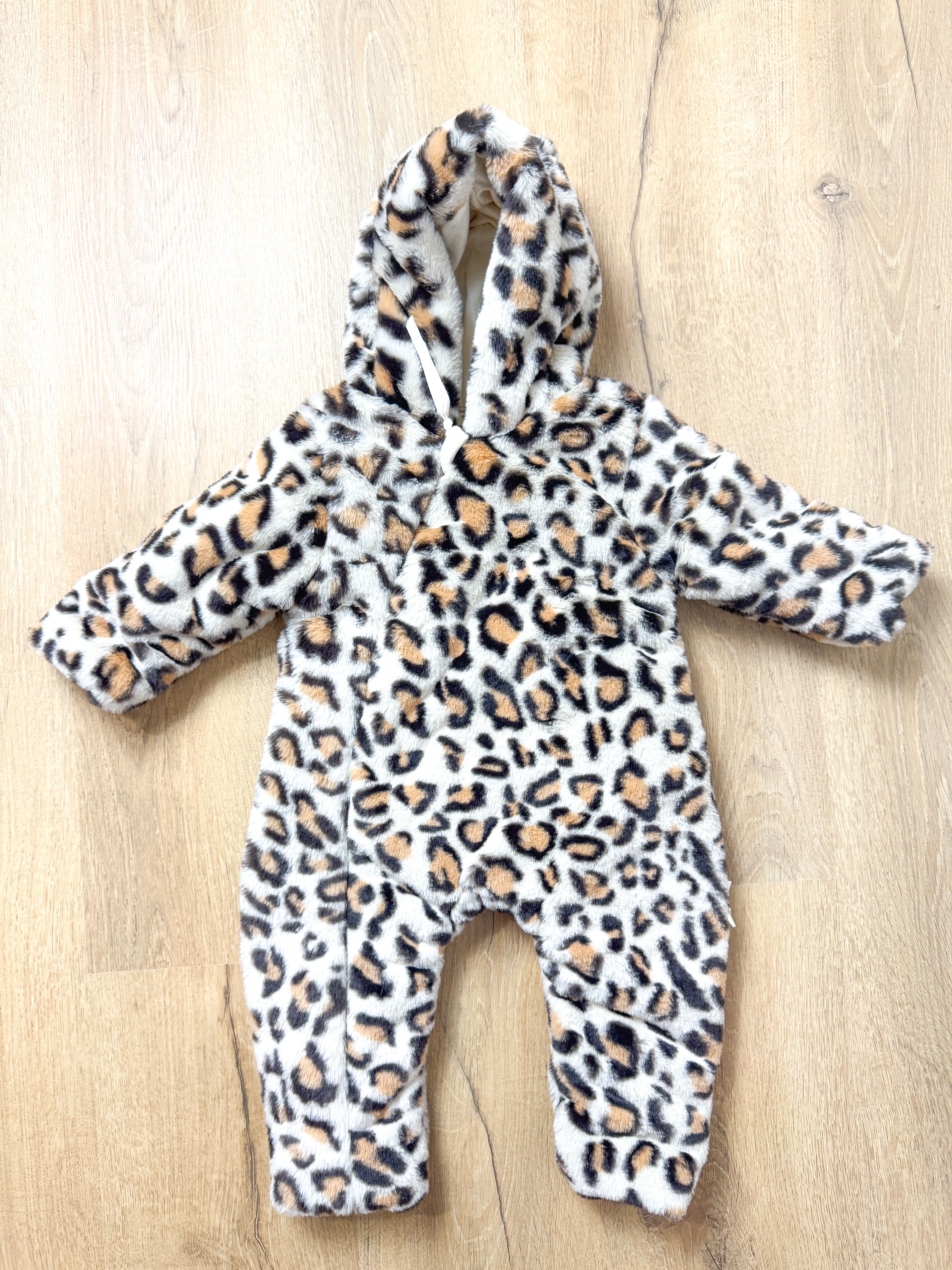 LEOPAR ELYAF DOLGULU TULUM