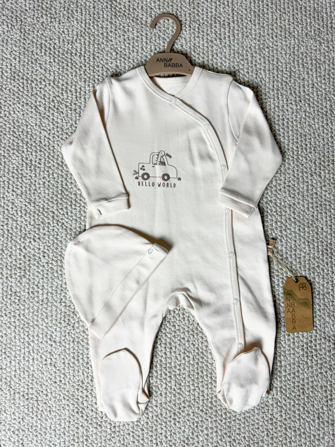 HELLO WORLD TULUM ŞAPKALI